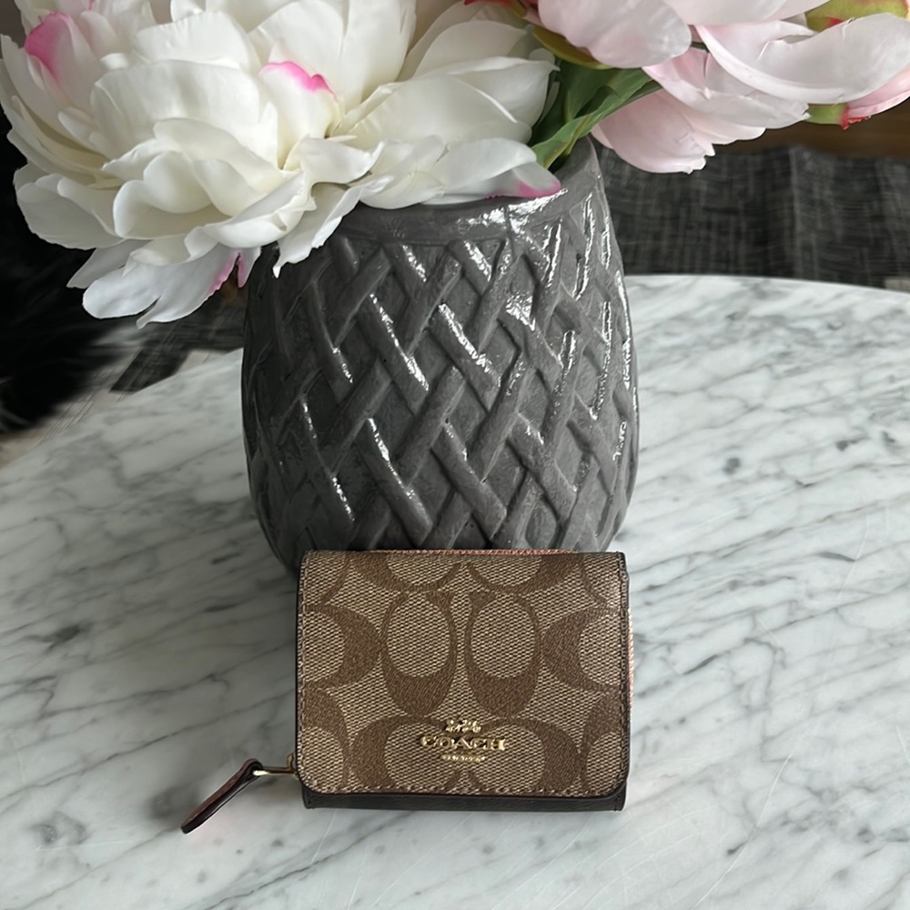 COACH Signature Small Trifold Wallet